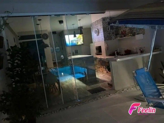Imagem Casa com 4 Quartos à Venda, 170 m² em Coloninha - Florianópolis