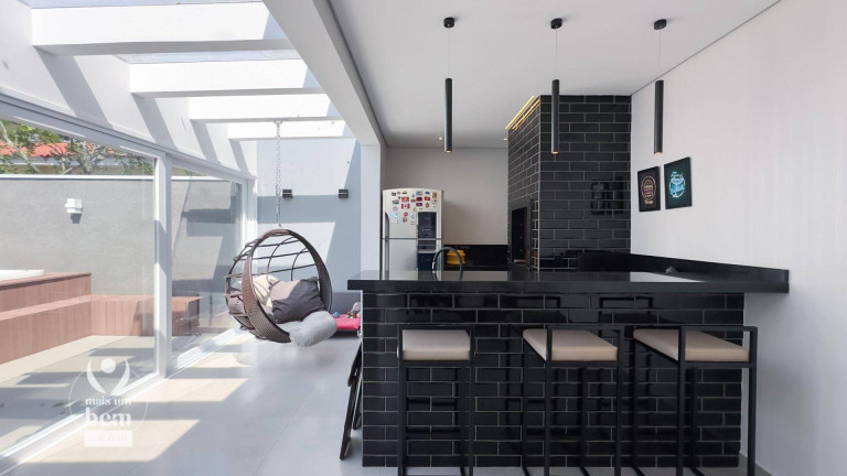 Imagem Casa com 3 Quartos à Venda, 244 m² em Seminário - Curitiba Imagem Casa com 3 Quartos à Venda, 244 m² em Seminário - Curitiba