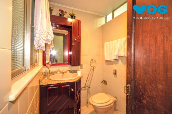 Imagem Imóvel com 3 Quartos à Venda, 140 m² em Centro Histórico - Porto Alegre Imagem Imóvel com 3 Quartos à Venda, 140 m² em Centro Histórico - Porto Alegre