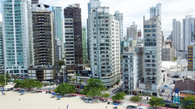 Imagem Apartamento com 3 Quartos à Venda, 175 m² em Centro - Balneário Camboriú Imagem Apartamento com 3 Quartos à Venda, 175 m² em Centro - Balneário Camboriú