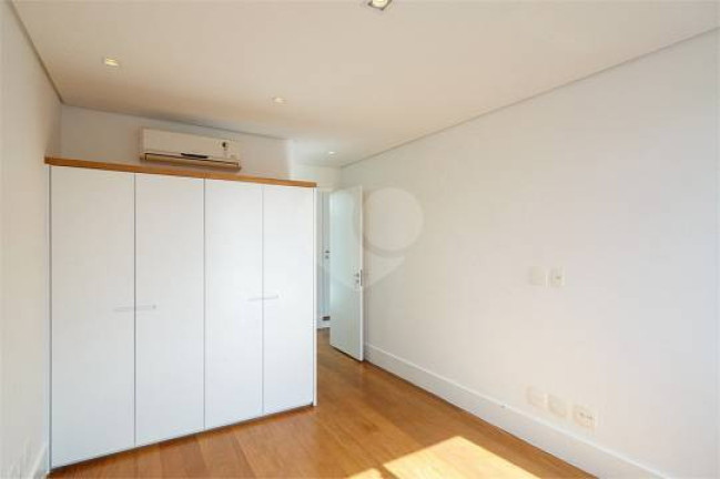 Imagem Casa com 3 Quartos à Venda, 220 m² em Campo Belo - São Paulo