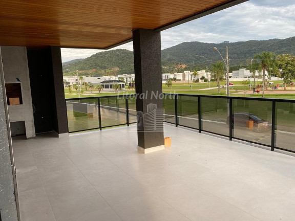 Imagem Casa de Condomínio com 3 Quartos à Venda, 400 m² em Santa Regina - Camboriú Imagem Casa de Condomínio com 3 Quartos à Venda, 400 m² em Santa Regina - Camboriú