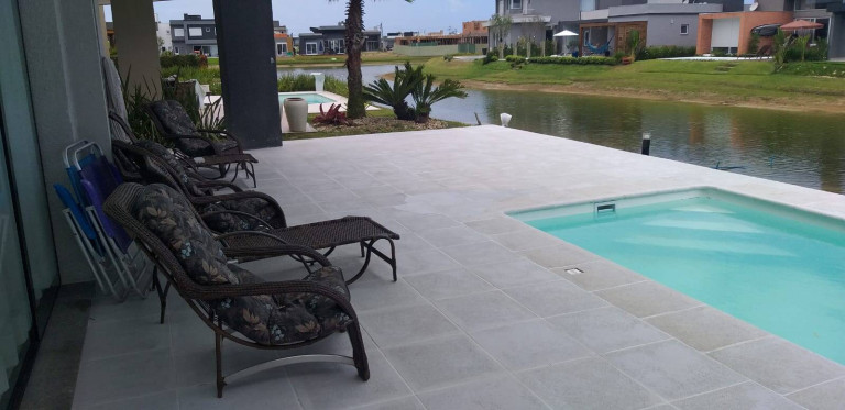 Imagem Casa com 4 Quartos à Venda, em Rainha Do Mar - Xangri-lá Imagem Casa com 4 Quartos à Venda, em Rainha Do Mar - Xangri-lá