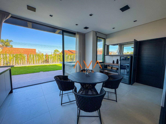 Imagem Casa com 3 Quartos à Venda, 254 m² em Rio Vermelho - Florianópolis