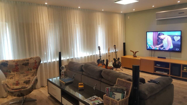 Casa com 4 Quartos à Venda, 332 m² em Jardim Santa Adelaide - Jundiaí