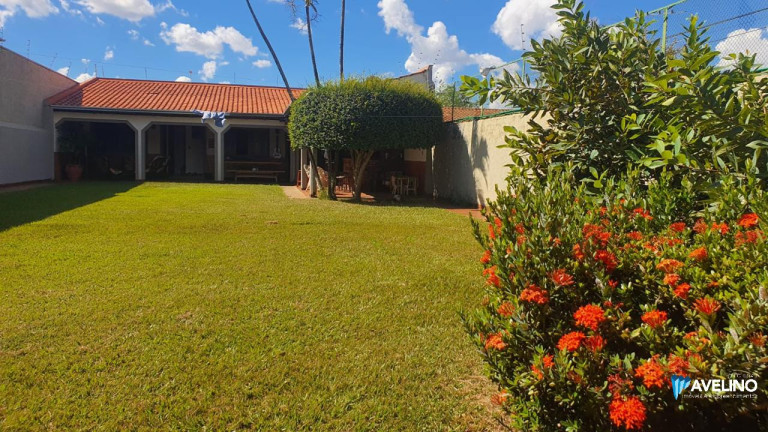Imagem Casa com 5 Quartos à Venda, 324 m² em Vila Taquarussu - Campo Grande