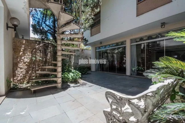 Casa com 3 Quartos à Venda, 330 m² em Granja Julieta - São Paulo