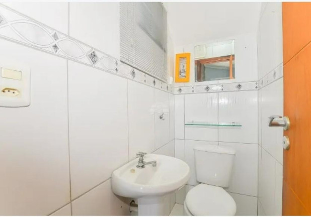 Imagem Casa com 3 Quartos à Venda, 190 m² em Novo Mundo - Curitiba Imagem Casa com 3 Quartos à Venda, 190 m² em Novo Mundo - Curitiba