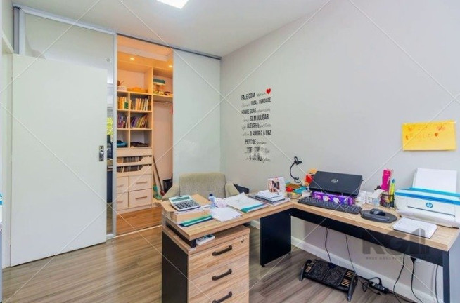 Imagem Apartamento com 3 Quartos à Venda, 221 m² em Teresópolis - Porto Alegre Imagem Apartamento com 3 Quartos à Venda, 221 m² em Teresópolis - Porto Alegre