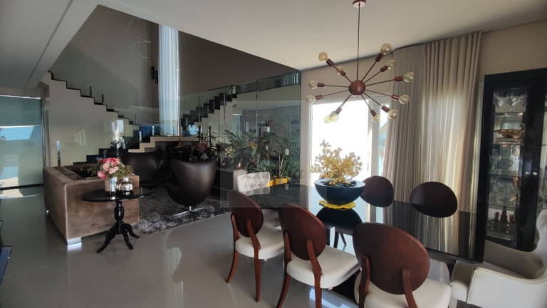 Imagem Casa com 4 Quartos à Venda, 406 m² em Jardim Itália - Cuiabá
