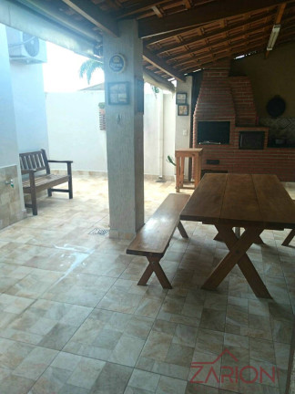 Casa com 3 Quartos à Venda, 170 m² em Vila São José - Taubaté