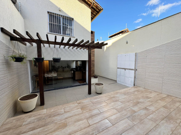 Imagem Casa com 2 Quartos à Venda, 144 m² em Floresta Encantada - Esmeraldas