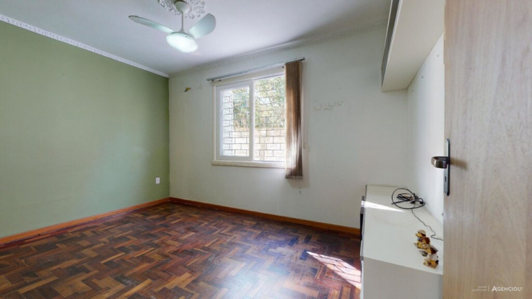 Imagem Imóvel com 3 Quartos à Venda, 80 m² em Medianeira - Porto Alegre Imagem Imóvel com 3 Quartos à Venda, 80 m² em Medianeira - Porto Alegre