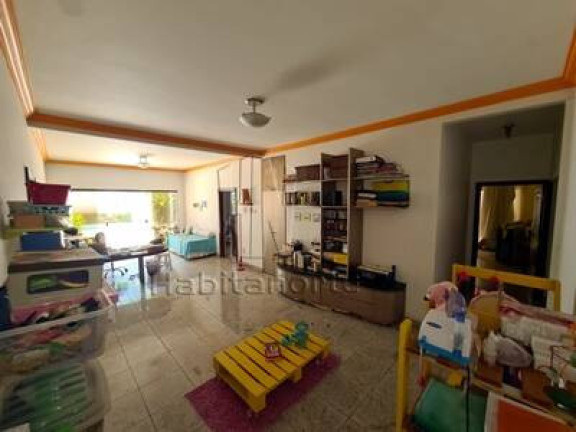 Imagem Casa com 6 Quartos à Venda,  em Manaus