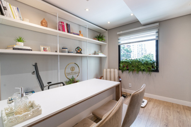 Sala Comercial à Venda, 30 m² em Moema - São Paulo