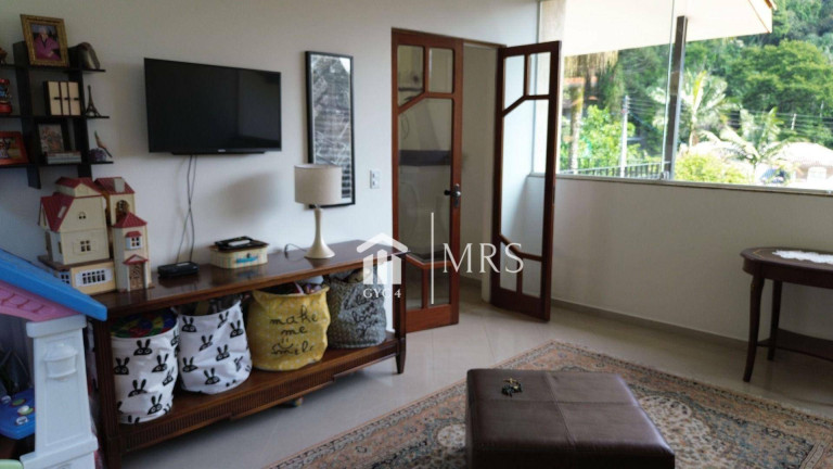 Imagem Imóvel com 3 Quartos à Venda, 190 m² em Alpes Da Cantareira - Mairiporã