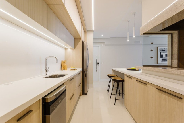 Imagem Apartamento com 6 Quartos à Venda, 333 m² Imagem Apartamento com 6 Quartos à Venda, 333 m²
