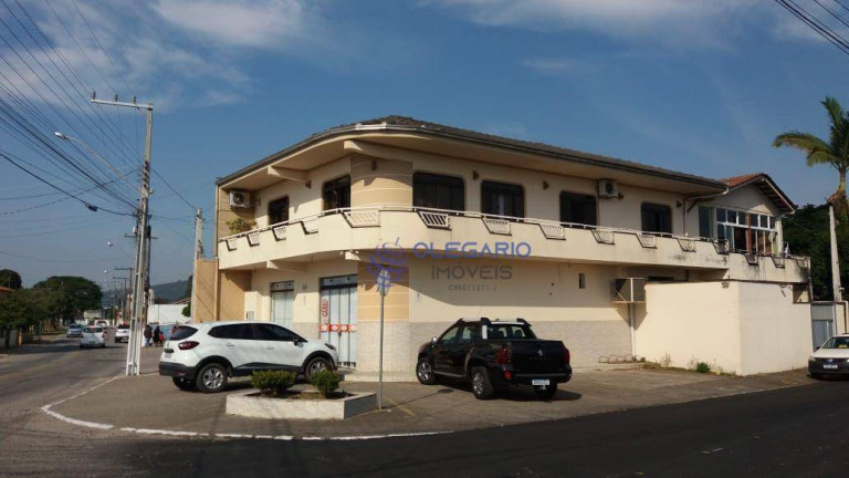 Imagem Sobrado com 4 Quartos à Venda, 460 m² em Centro - Penha Imagem Sobrado com 4 Quartos à Venda, 460 m² em Centro - Penha