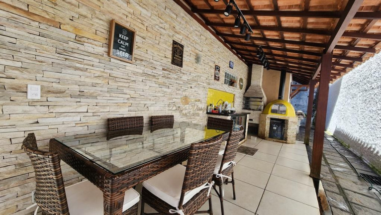 Imagem Casa com 4 Quartos à Venda, 152 m² em Fazendinha - Teresópolis