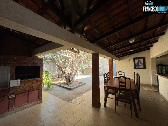 Imagem Casa com 4 Quartos à Venda, 390 m² em Setor Coimbra - Goiânia