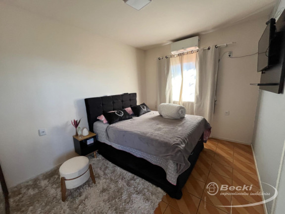 Imagem Casa com 4 Quartos à Venda, 219 m² em Floresta - Joinville