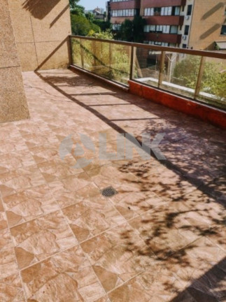 Imagem Imóvel com 3 Quartos à Venda, 214 m² em Jardim Lindóia - Porto Alegre