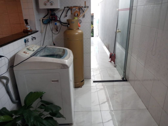 Imagem Sobrado com 3 Quartos à Venda, 290 m² em Cidade Edson - Suzano