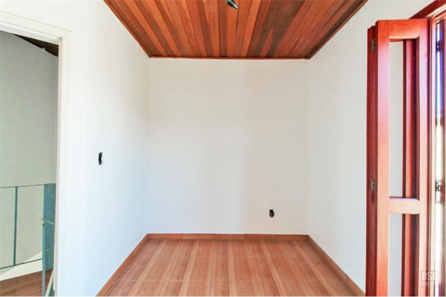 Imagem Casa com 3 Quartos à Venda,  em Aberta Dos Morros - Porto Alegre