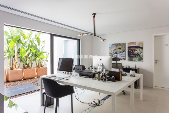 Imagem Casa com 3 Quartos à Venda, 723 m² em Jardim Paulista - São Paulo Imagem Casa com 3 Quartos à Venda, 723 m² em Jardim Paulista - São Paulo