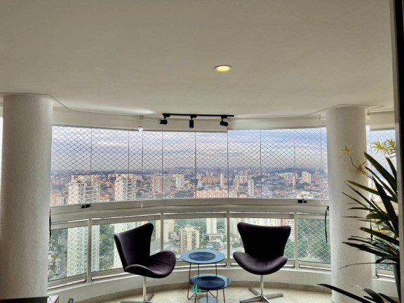 Apartamento com 3 Quartos à Venda, 261 m²