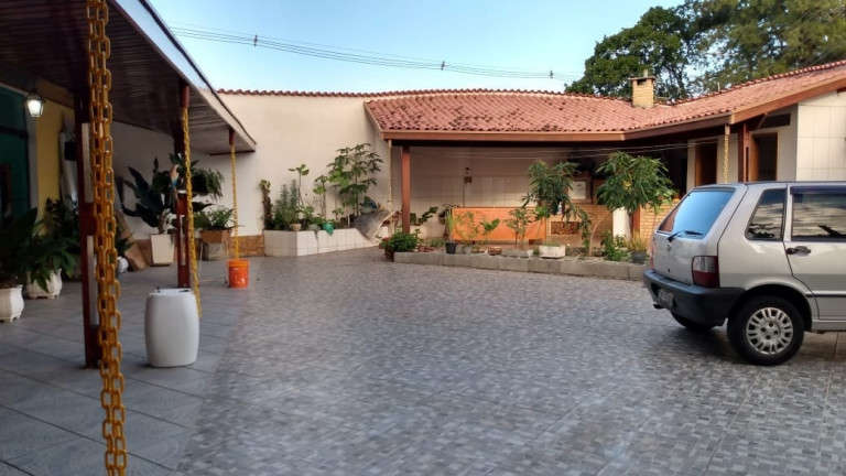 Imagem Sobrado com 4 Quartos à Venda, 250 m² em Vila São José - Taubaté
