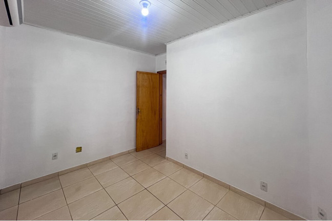 Imagem Casa com 2 Quartos à Venda, 45 m² em Olaria - Canoas