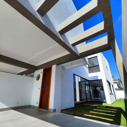 Imagem Casa com 3 Quartos à Venda, em Campeche - Florianópolis Imagem Casa com 3 Quartos à Venda, em Campeche - Florianópolis