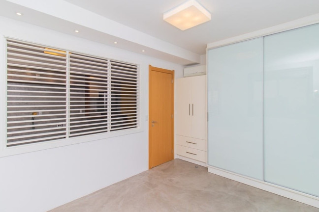 Imagem Apartamento com 1 Quarto à Venda, 56 m² em Três Figueiras - Porto Alegre Imagem Apartamento com 1 Quarto à Venda, 56 m² em Três Figueiras - Porto Alegre
