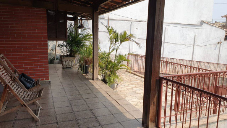 Imagem Casa com 3 Quartos à Venda, 360 m² em Flamengo - Contagem