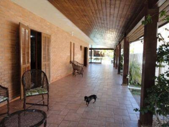 Imagem Casa com 4 Quartos para Alugar,  em Campeche - Florianópolis