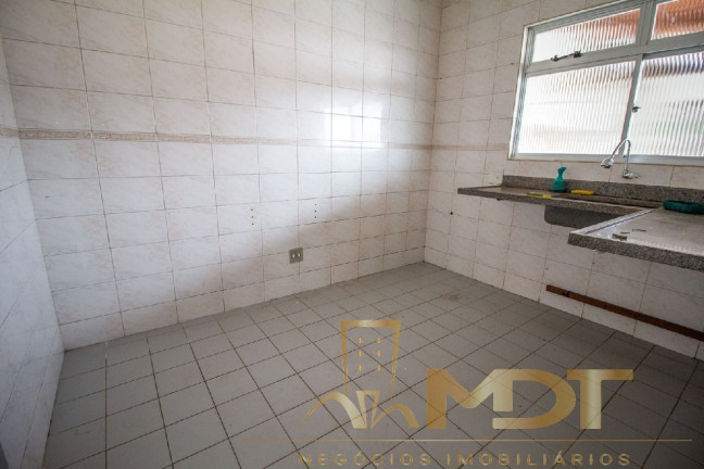 Imagem Casa com 4 Quartos à Venda, 250 m² em Planalto - Belo Horizonte Imagem Casa com 4 Quartos à Venda, 250 m² em Planalto - Belo Horizonte