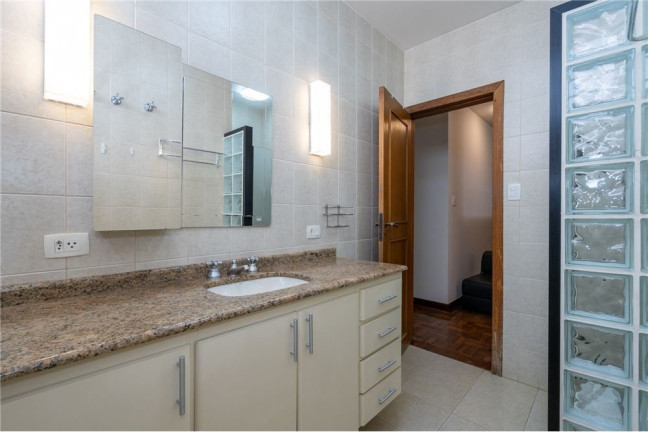Imagem Casa com 3 Quartos à Venda, 285 m² em Moema - São Paulo