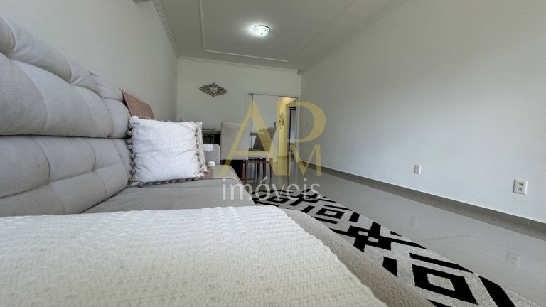 Imagem Casa com 4 Quartos à Venda, 300 m² em Centro - Palhoça Imagem Casa com 4 Quartos à Venda, 300 m² em Centro - Palhoça