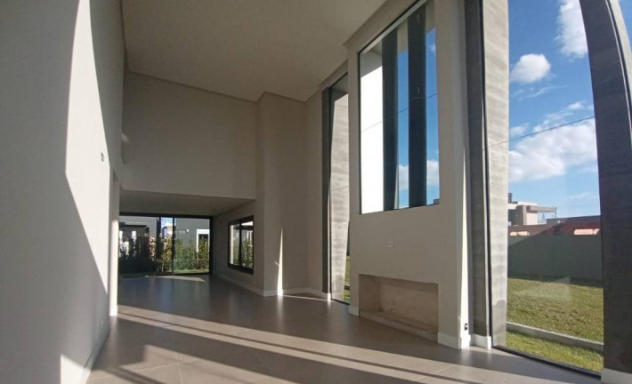 Imagem Casa de Condomínio com 4 Quartos à Venda, 250 m² em Parque Antártica - Capão Da Canoa Imagem Casa de Condomínio com 4 Quartos à Venda, 250 m² em Parque Antártica - Capão Da Canoa