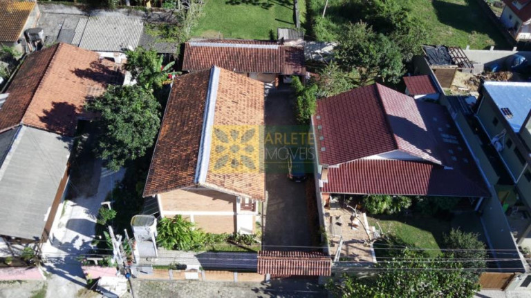 Imagem Imóvel com 11 Quartos à Venda, 410 m² em Centro - Porto Belo Imagem Imóvel com 11 Quartos à Venda, 410 m² em Centro - Porto Belo