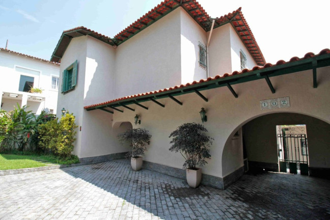 Imagem Casa com 3 Quartos à Venda,  em Pacaembu - São Paulo