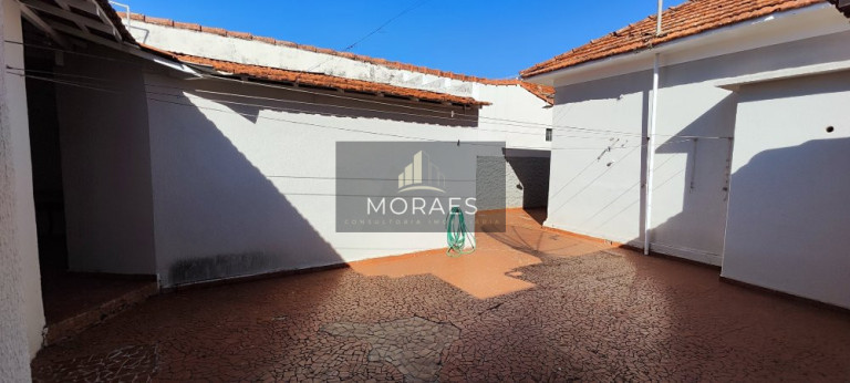 Imagem Casa com 5 Quartos à Venda, 270 m² em Centro - Botucatu