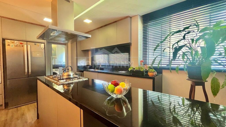 Imagem Apartamento com 3 Quartos à Venda, 142 m² em Centro - Florianópolis Imagem Apartamento com 3 Quartos à Venda, 142 m² em Centro - Florianópolis