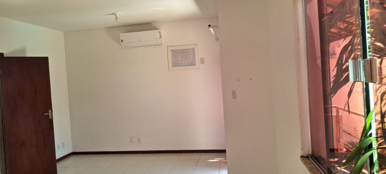 Imagem Casa com 4 Quartos à Venda, 220 m² em Miragem - Lauro De Freitas