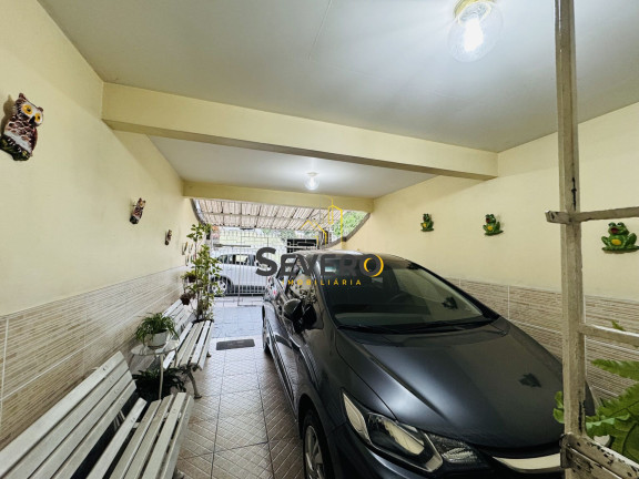 Casa com 3 Quartos à Venda, 131 m² em Centro - São Gonçalo