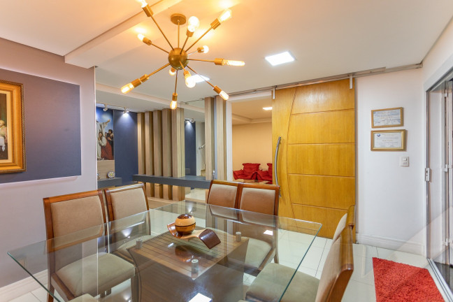 Imagem Sobrado com 4 Quartos à Venda, 197 m² em Bom Retiro - São Paulo