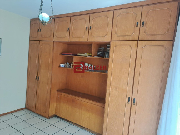 Imagem Apartamento com 3 Quartos à Venda, em Centro - Florianópolis Imagem Apartamento com 3 Quartos à Venda, em Centro - Florianópolis