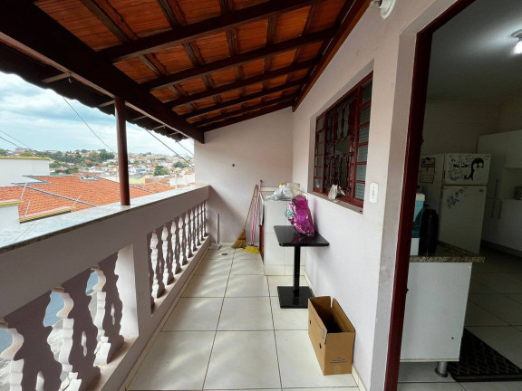 Imagem Casa com 4 Quartos à Venda, 242 m² em Centro - Botucatu Imagem Casa com 4 Quartos à Venda, 242 m² em Centro - Botucatu