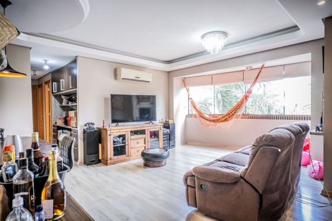 Imagem Apartamento com 3 Quartos à Venda, 90 m² em Passo Da Areia - Porto Alegre